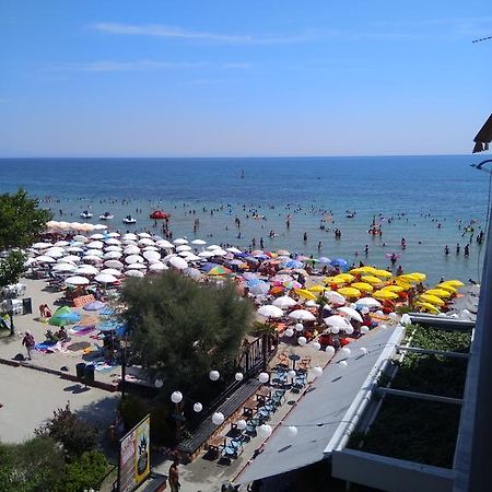 Studio Just On The Beach Paralia Katerinis Bagian luar foto