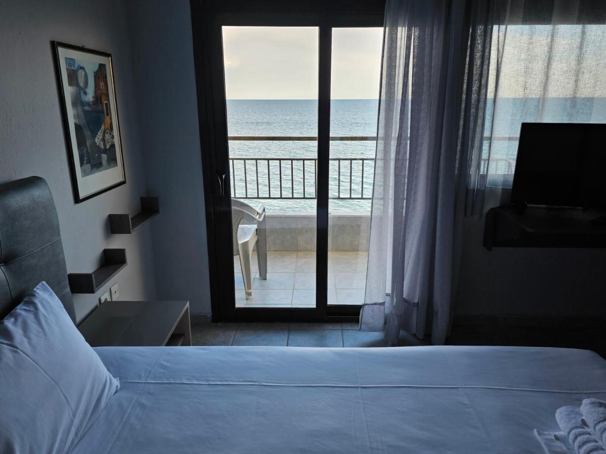 Studio Just On The Beach Paralia Katerinis Bagian luar foto