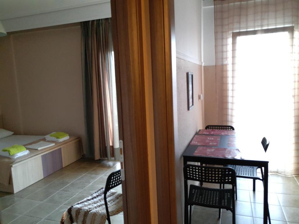 Studio Just On The Beach Paralia Katerinis Bagian luar foto