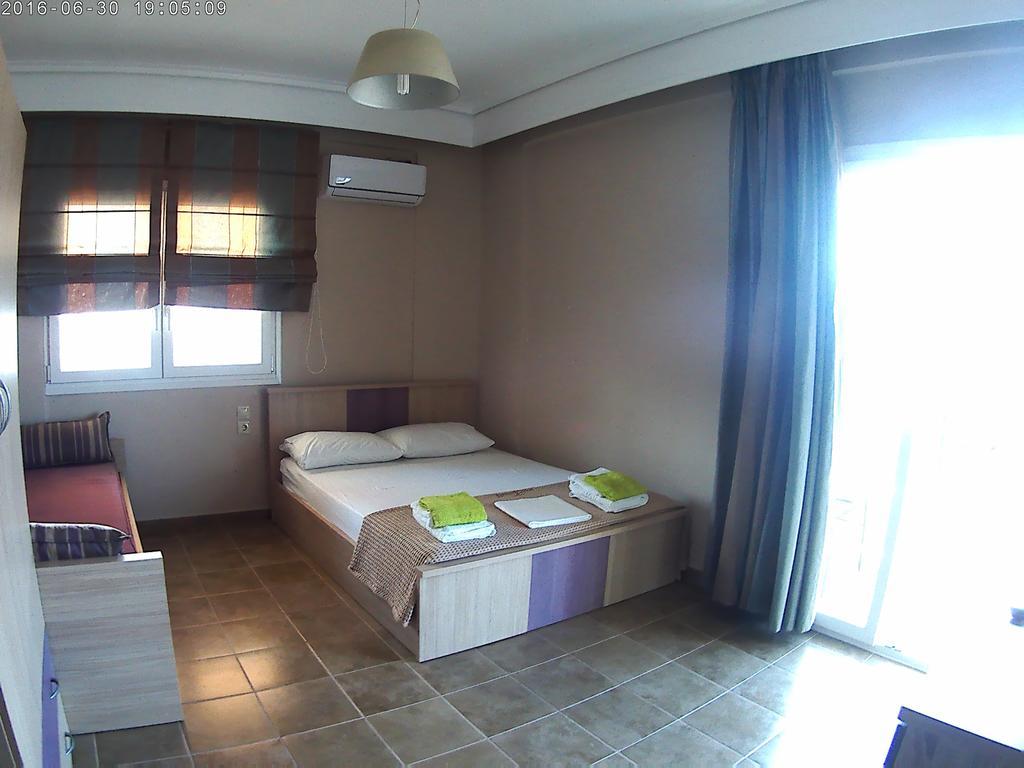 Studio Just On The Beach Paralia Katerinis Bagian luar foto