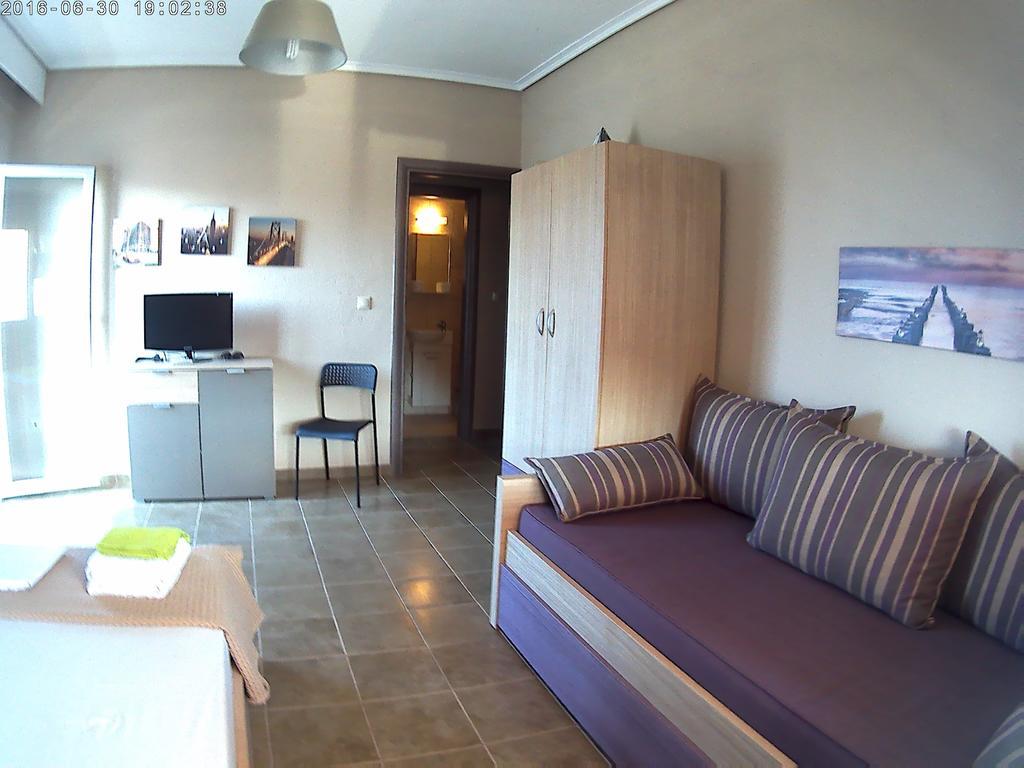 Studio Just On The Beach Paralia Katerinis Bagian luar foto