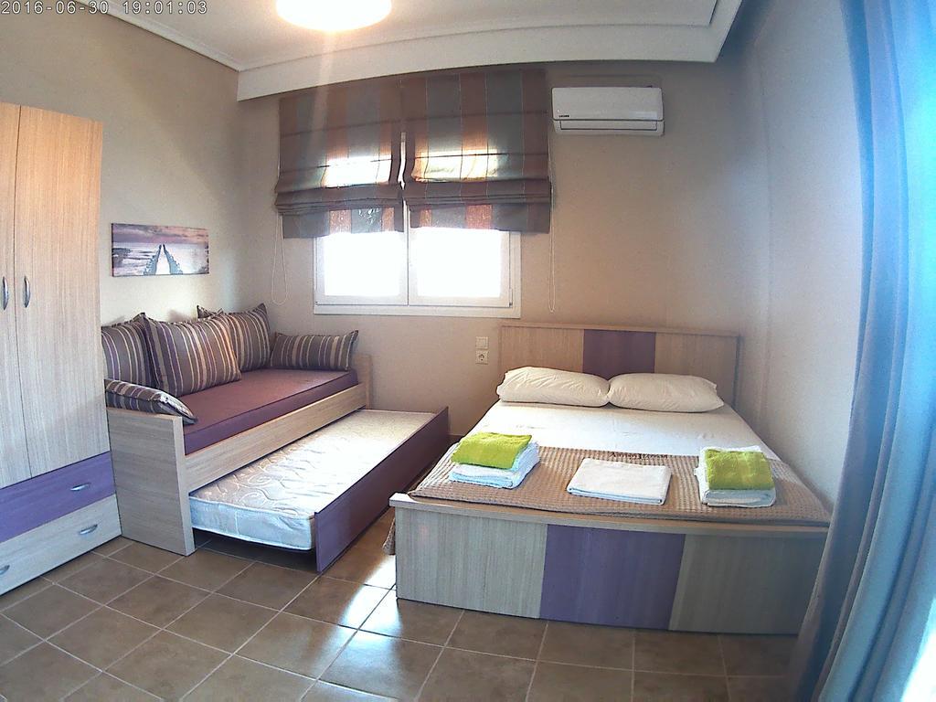 Studio Just On The Beach Paralia Katerinis Bagian luar foto