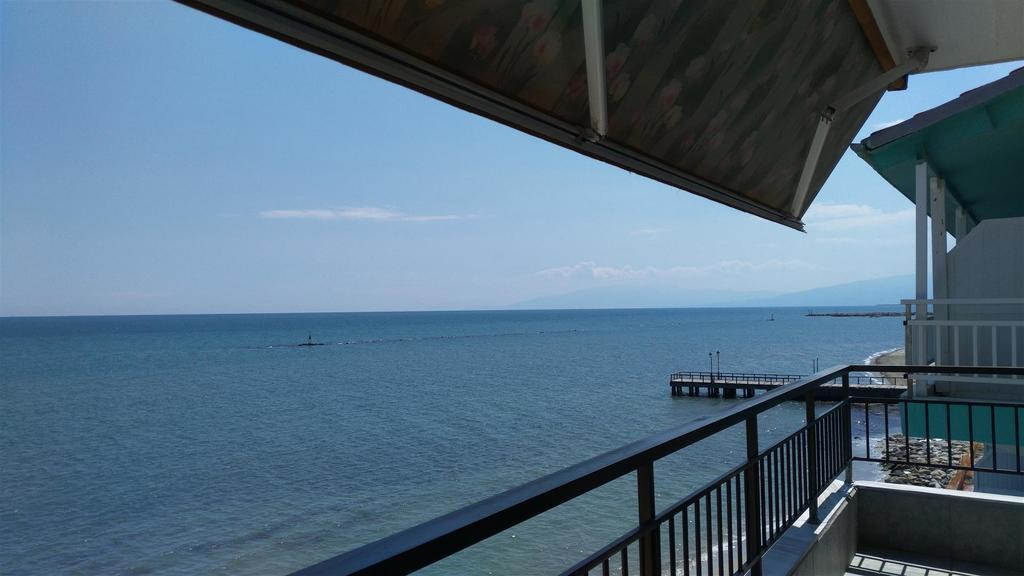 Studio Just On The Beach Paralia Katerinis Bagian luar foto