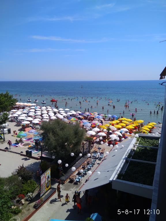 Studio Just On The Beach Paralia Katerinis Bagian luar foto
